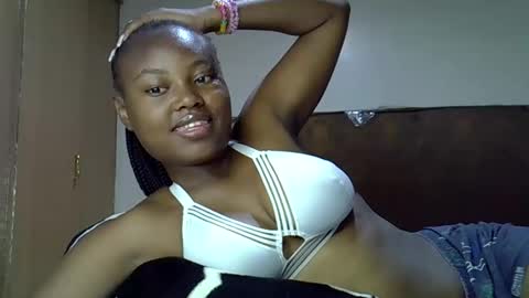 Snapshot of luvly_ebonny chatting on 09.16.25 Tracy online show from 09.16.25