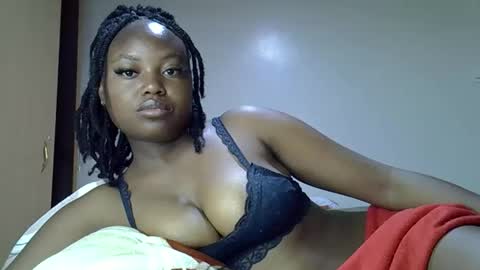 Snapshot of luvly_ebonny chatting on 09.21.25 Tracy online show from 09.21.25