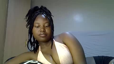 Snapshot of luvly_ebonny chatting on 10.18.25 Tracy online show from 10.18.25