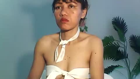 Snapshot of luvu4everxxx chatting on 09.26.25 Bee Bee online show from 09.26.25