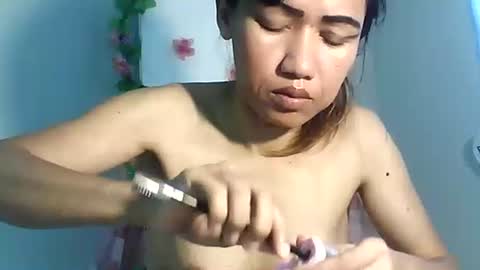 Snapshot of luvu4everxxx chatting on 11.05.25 Bee Bee online show from 11.05.25