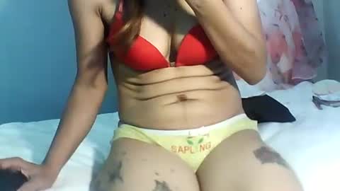 Snapshot of luvu4everxxx chatting on 11.08.25 Bee Bee online show from 11.08.25