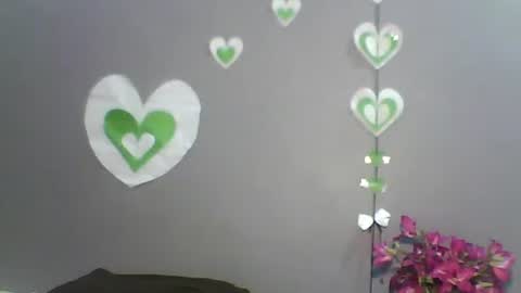 Bee Bee online show from 02.13.26