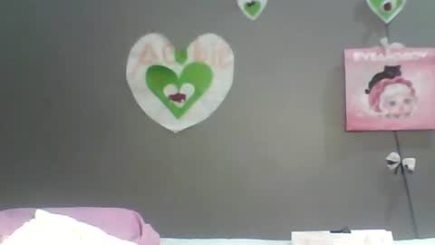 Bee Bee online show from 03.02.26