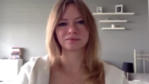 Snapshot of lux_millie chatting on 09.17.25 Millie online show from 09.17.25