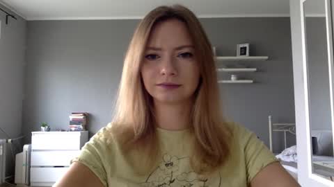 Snapshot of lux_millie chatting on 09.26.25 Millie online show from 09.26.25