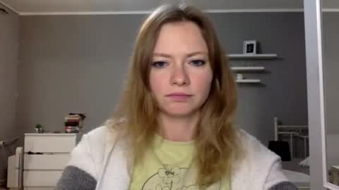 Snapshot of lux_millie chatting on 10.21.25 Millie online show from 10.21.25