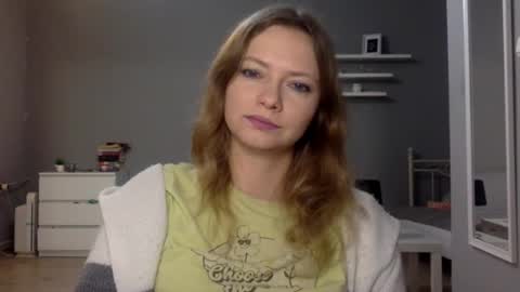 Snapshot of lux_millie chatting on 11.02.25 Millie online show from 11.02.25