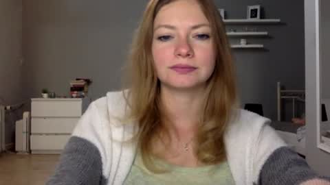 Snapshot of lux_millie chatting on 11.03.25 Millie online show from 11.03.25