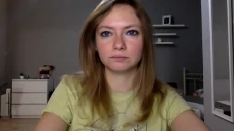 Snapshot of lux_millie chatting on 11.05.25 Millie online show from 11.05.25