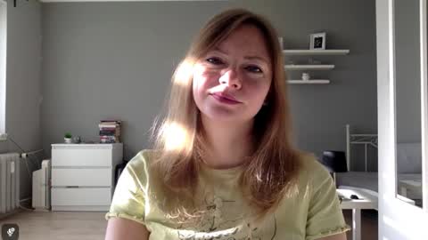 Snapshot of lux_millie chatting on 11.07.25 Millie online show from 11.07.25