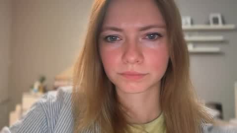 Snapshot of lux_millie chatting on 06.03.26 Millie online show from 06.03.26