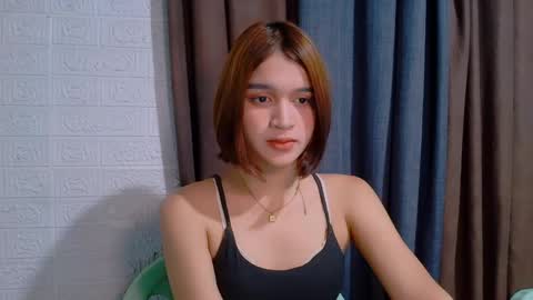 queen lux online show from 04.23.26