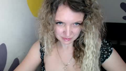 Snapshot of luxdonna chatting on 07.01.26 Donna online show from 07.01.26
