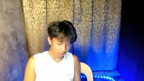 Snapshot of luxirfy_xx chatting on 11.14.25 luxirfy online show from 11.14.25