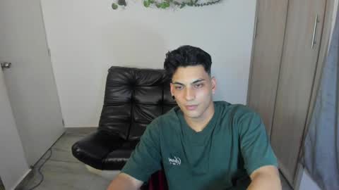 Snapshot of luxrx chatting on 04.29.26 luxrx online show from 04.29.26