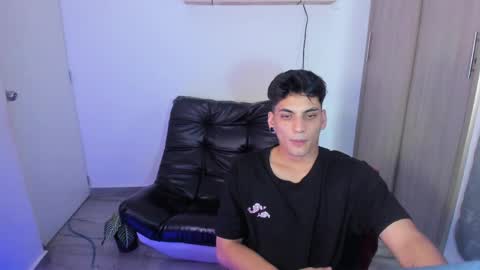 Snapshot of luxrx chatting on 05.26.26 luxrx online show from 05.26.26