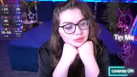 luxsopphia_ online show from 09.17.25