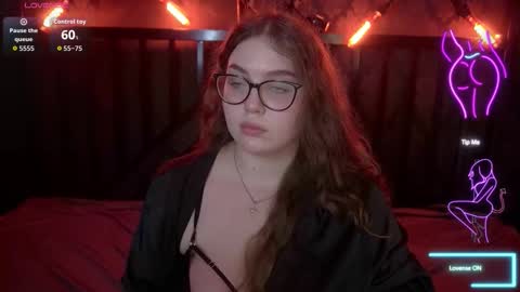 luxsopphia_ online show from 10.10.25