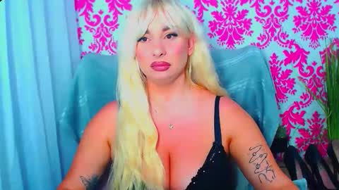 Luxuriaa online show from 10.05.25