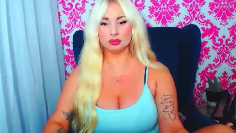 Luxuriaa online show from 10.15.25