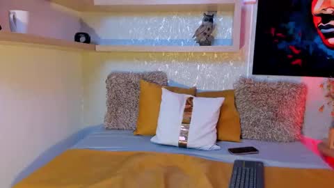    online show from 10.11.25