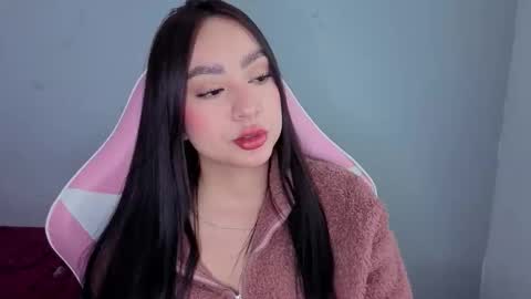 Snapshot of lya_levine chatting on 10.20.25 Lya online show from 10.20.25