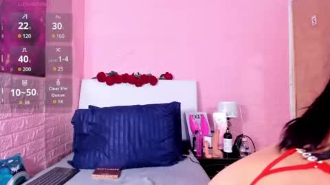 Snapshot of lyaa_collins_ chatting on 10.07.25 Lya online show from 10.07.25