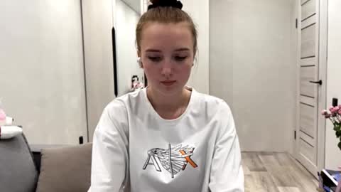 Snapshot of lydiatrowell chatting on 10.18.25 Carolina online show from 10.18.25