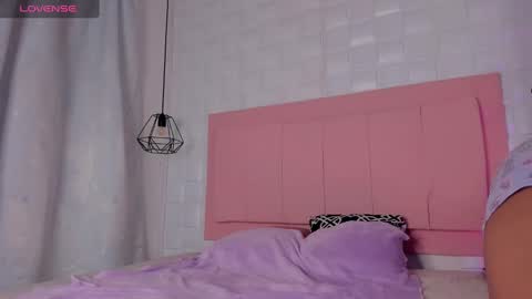 Lyhana Lee online show from 12.31.24