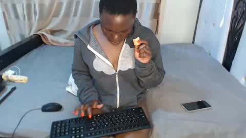 lyiajee online show from 10.21.25