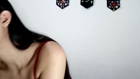 Snapshot of lyla205 chatting on 10.03.25 lyla online show from 10.03.25