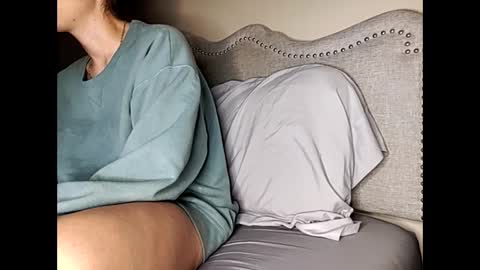 Snapshot of lylajades chatting on 12.02.24 Olivia online show from 12.02.24