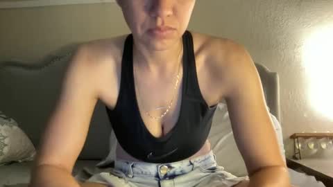 Snapshot of lylajades chatting on 02.06.25 Olivia online show from 02.06.25