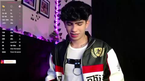 Snapshot of lylebennett_ chatting on 01.25.25 Lyle Bennett Freelance Model online show from 01.25.25