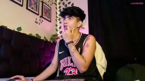 Snapshot of lylebennett_ chatting on 02.14.25 Lyle Bennett Freelance Model online show from 02.14.25