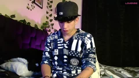 Snapshot of lylebennett_ chatting on 02.17.25 Lyle Bennett Freelance Model online show from 02.17.25