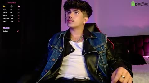 Snapshot of lylebennett_ chatting on 09.09.25 Lyle Bennett Freelance Model online show from 09.09.25