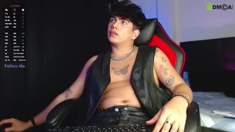 Snapshot of lylebennett_ chatting on 10.08.25 Lyle Bennett Freelance Model online show from 10.08.25