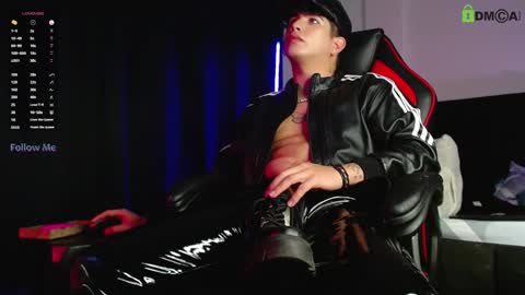 Snapshot of lylebennett_ chatting on 10.08.25 Lyle Bennett Freelance Model online show from 10.08.25