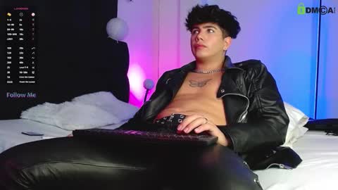 Snapshot of lylebennett_ chatting on 10.23.25 Lyle Bennett Freelance Model online show from 10.23.25