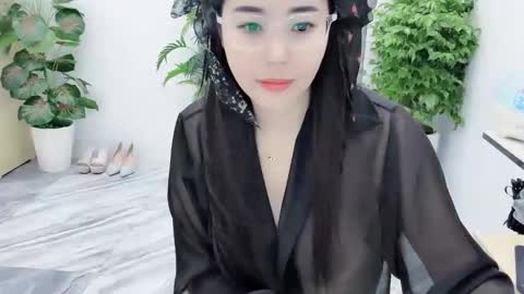 Snapshot of lyly_sweet97 chatting on 10.17.25 lyly_sweet97 online show from 10.17.25