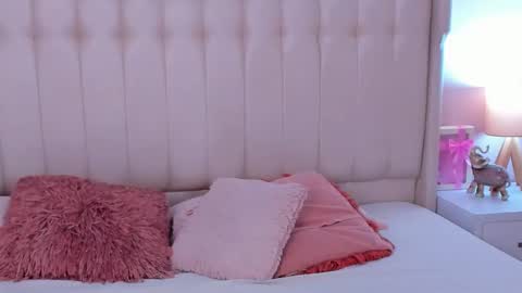 Lyn online show from 10.04.25