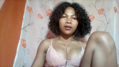 lyndah19 online show from 11.25.25