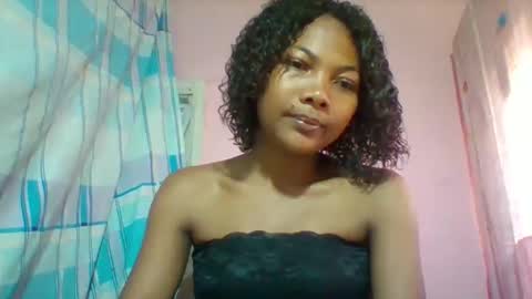 lyndah19 online show from 12.21.25