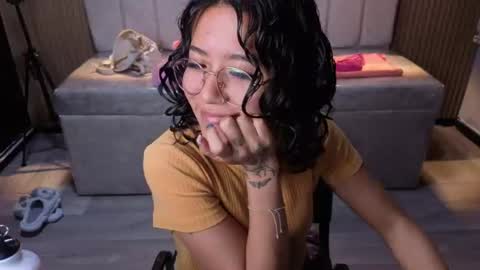 Snapshot of lynn_turner_ chatting on 06.18.26 lynn_turner_ online show from 06.18.26