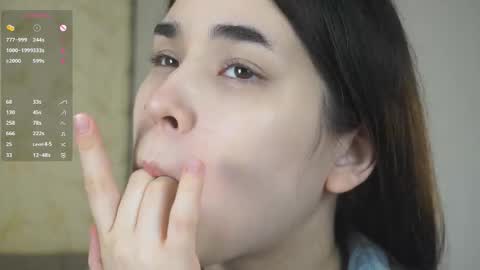 Snapshot of lynngroves chatting on 10.26.25 Lola online show from 10.26.25