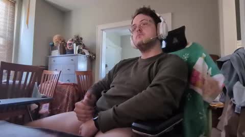 Snapshot of lyntronix chatting on 02.28.26 J online show from 02.28.26