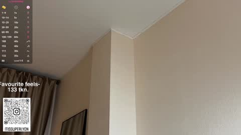 Snapshot of lyon_power_ chatting on 01.10.25 Dani online show from 01.10.25