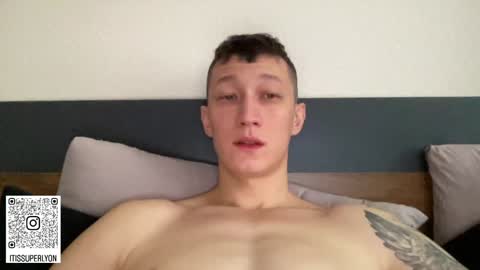 Snapshot of lyon_power_ chatting on 01.12.25 Dani online show from 01.12.25